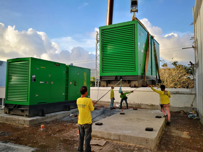 Deux unités de générateurs Cummins de 500 kVA avec panneaux de synchronisation pour Wanda Plaza à Manille, Philippines