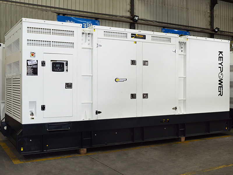 Générateur Cummins de 800 kW avec réservoir de carburant de base entièrement blindé de 1 000 L à 110 % pour l'Australie 01